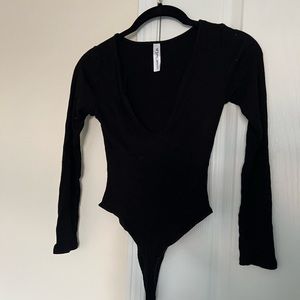 Low V-neck Bodysuit